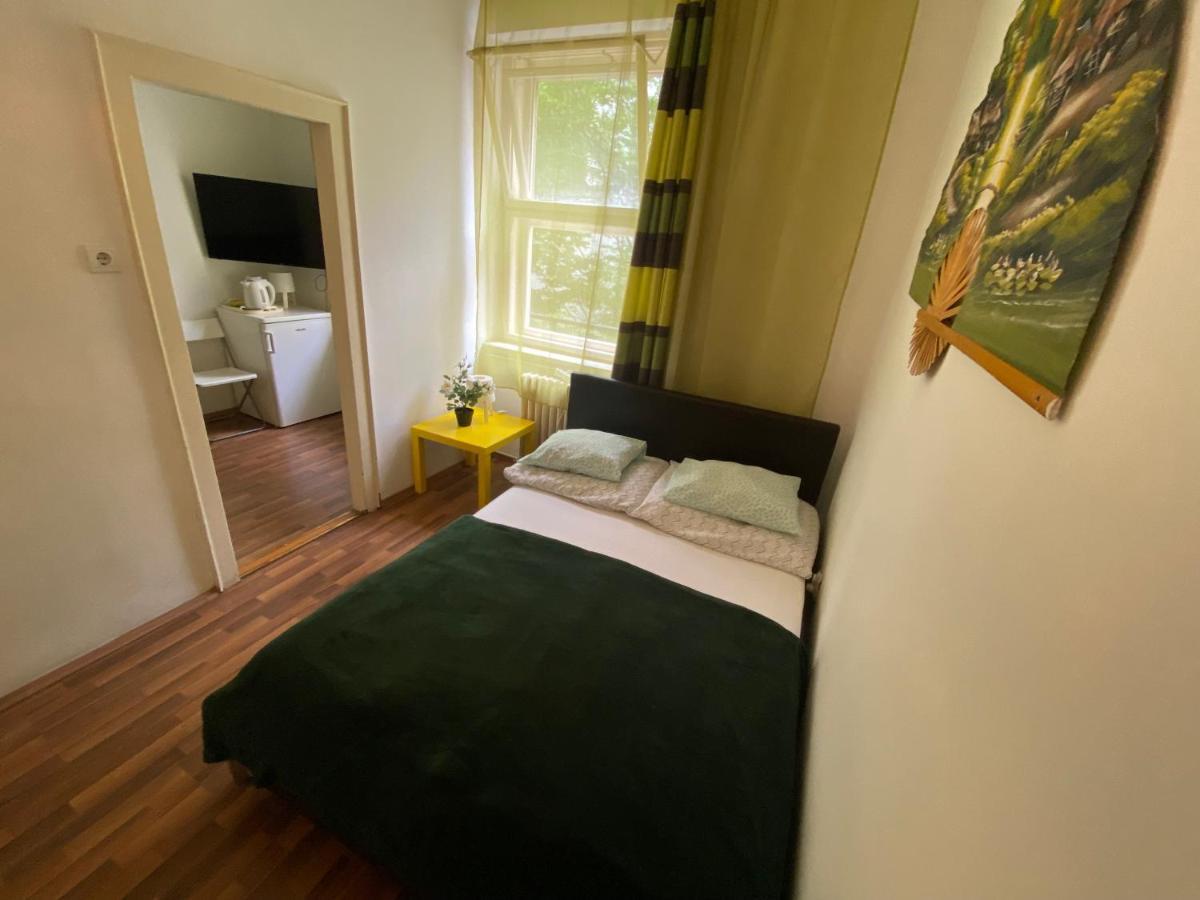 Monolit Budapest Center Guesthouse Luaran gambar