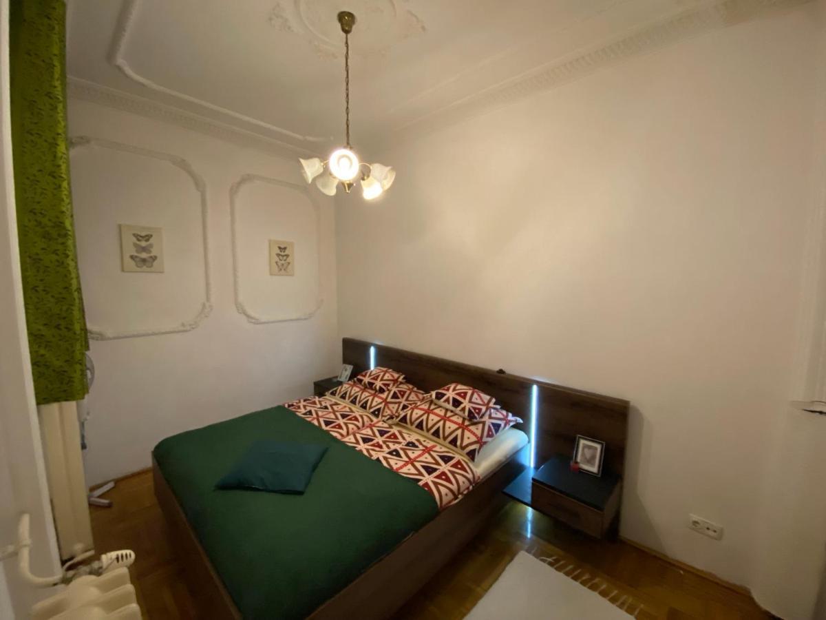 Monolit Budapest Center Guesthouse Luaran gambar