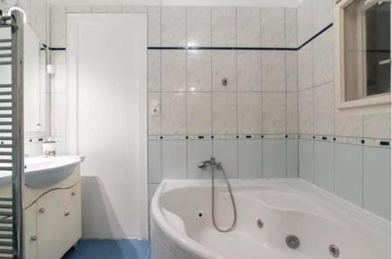 Monolit Budapest Center Guesthouse Luaran gambar