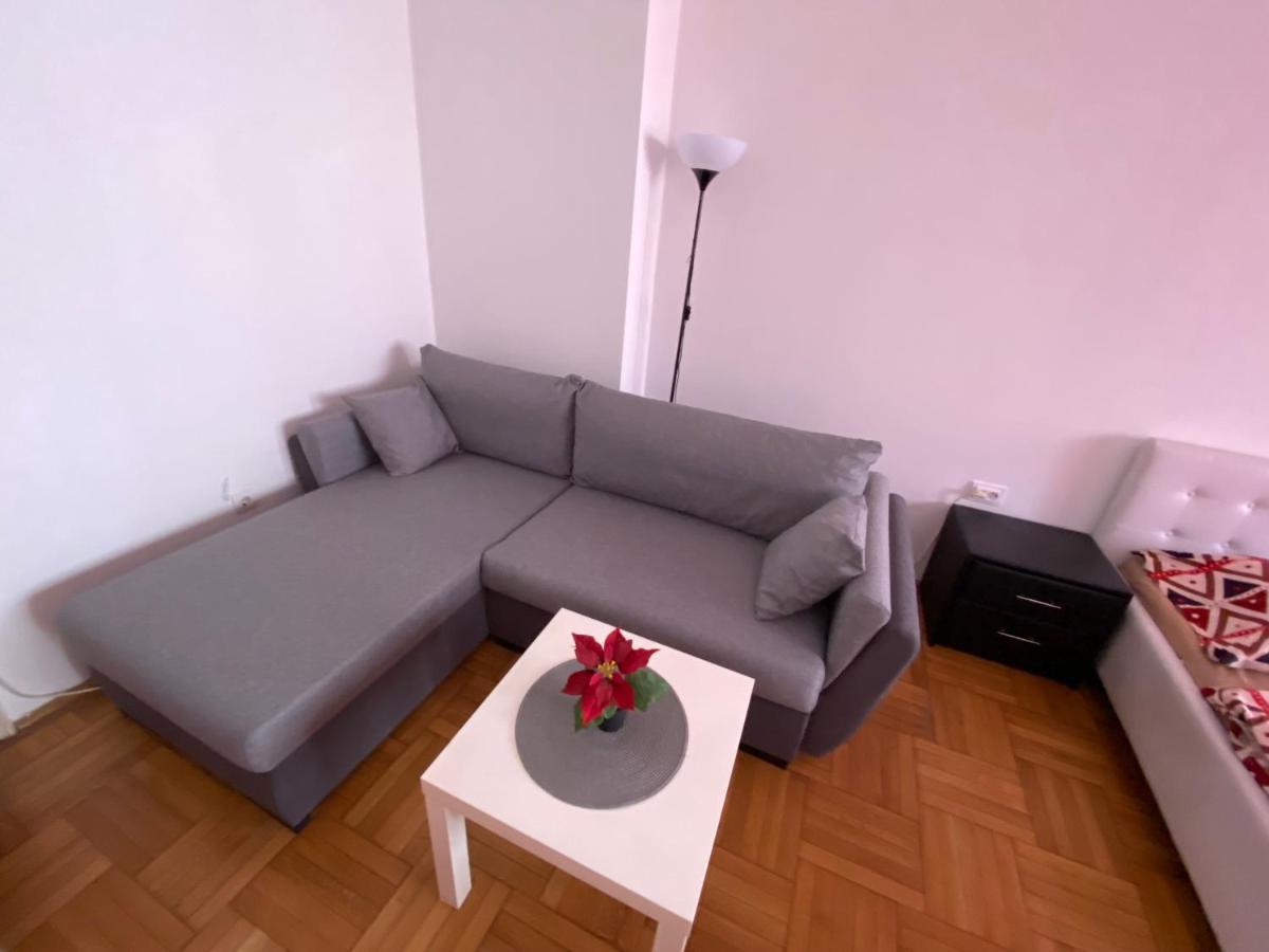 Monolit Budapest Center Guesthouse Luaran gambar